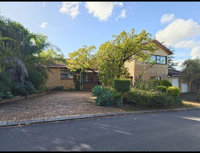 4 BEDROOM HOUSE FOR SALE IN BERGSIG